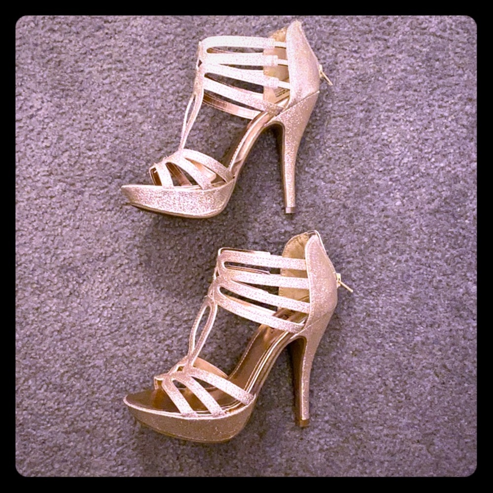 Golden sparkle heels